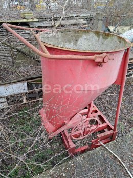 Online auction:   BADIE KOŠ NA BETON, VÝŠKA 1,95 M