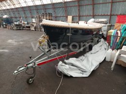 Online auction:  CORSICE 475 + HONDA 40HP A TEMA