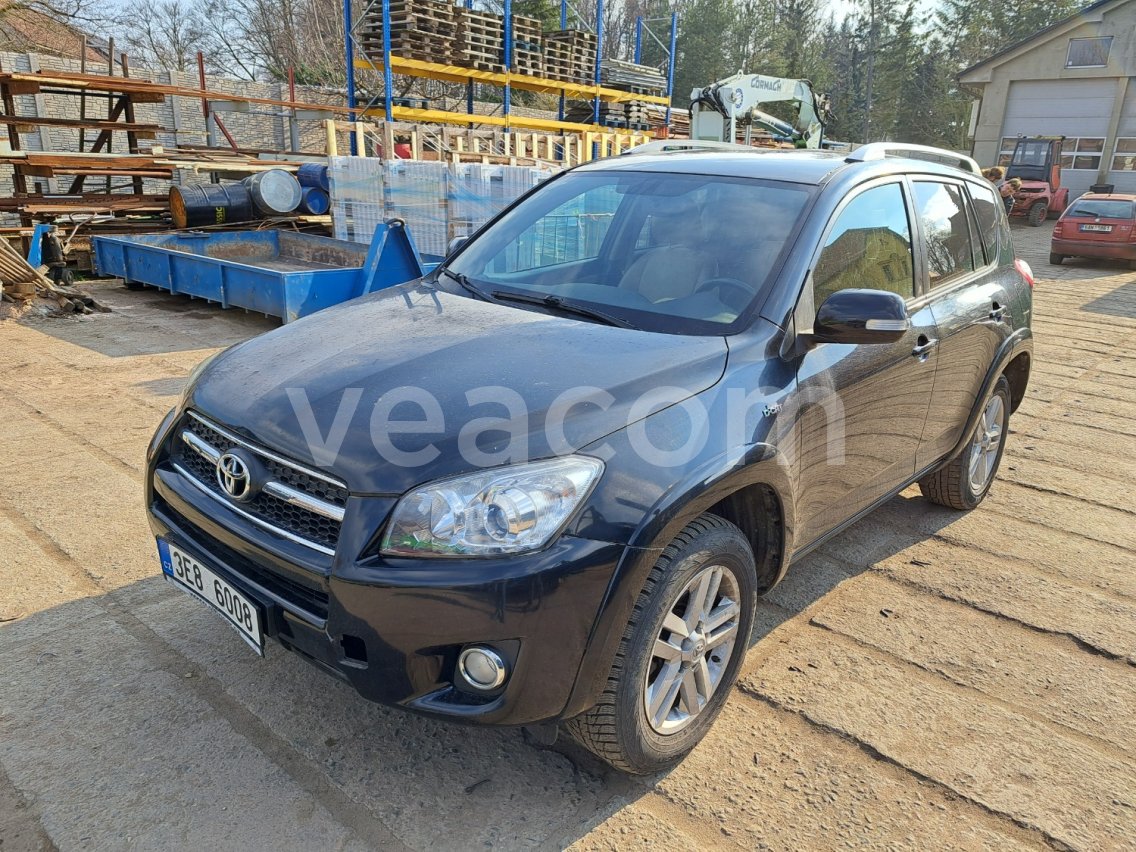 Online auction: TOYOTA  RAV4