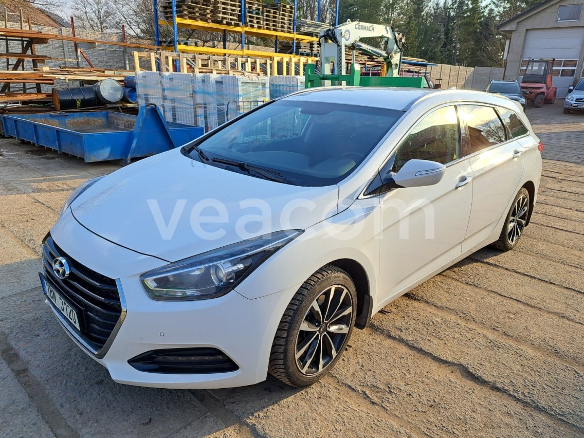 Online auction: HYUNDAI  I40