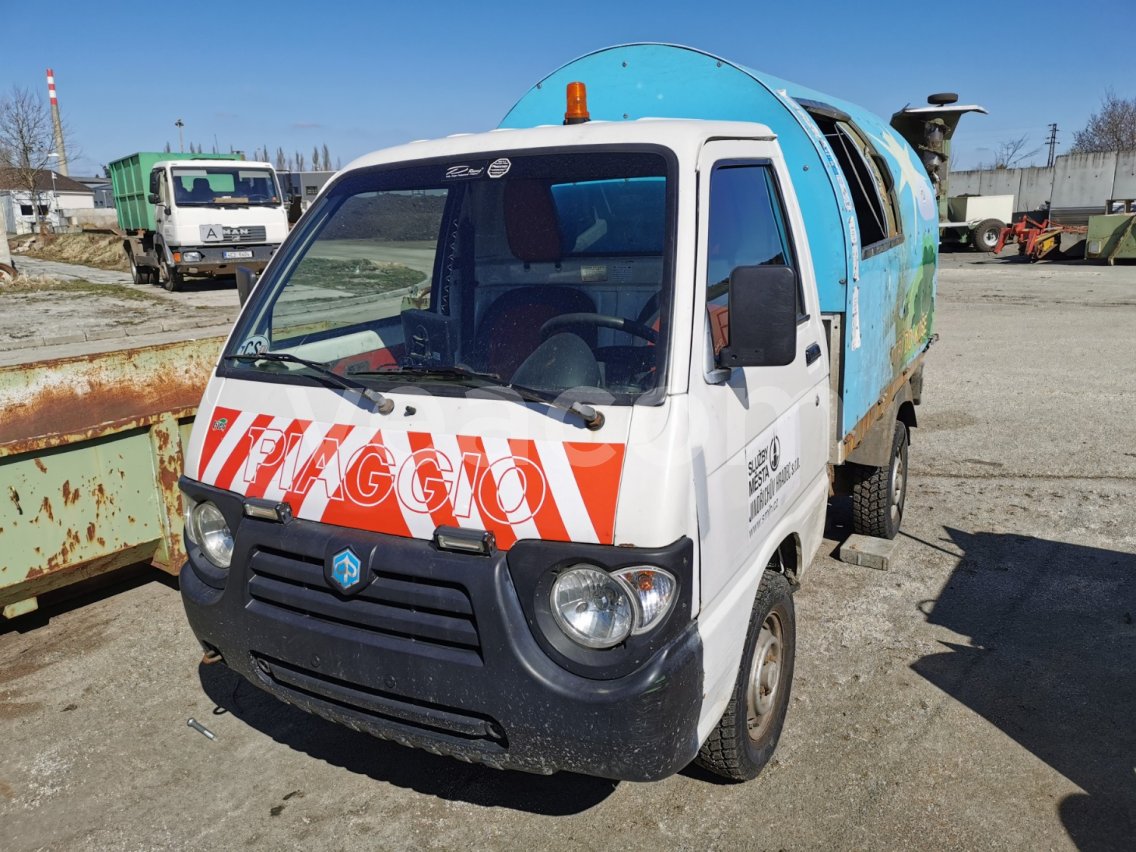 Online aukce:   PIAGGIO QUARGO