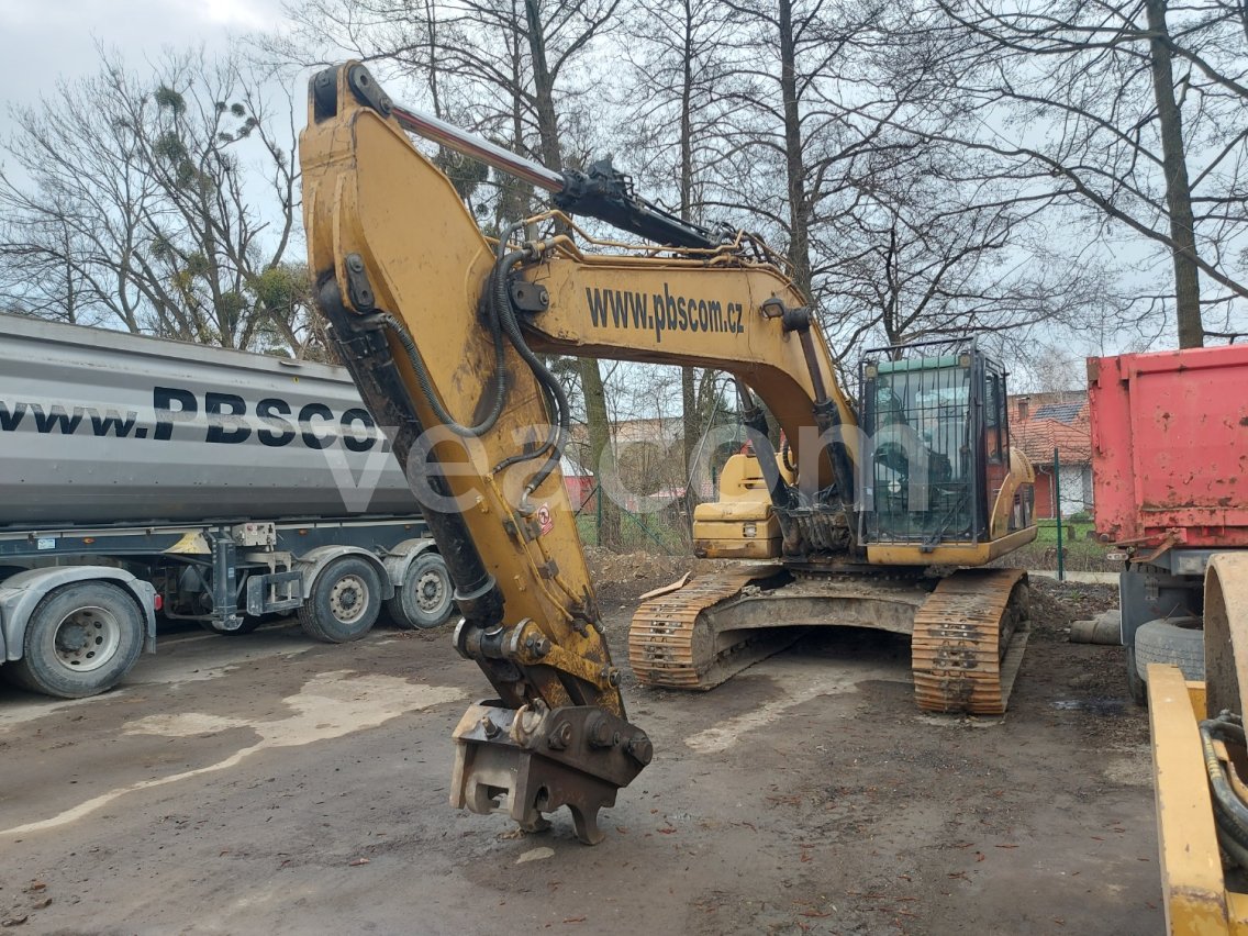 Online aukce: CAT  324 D