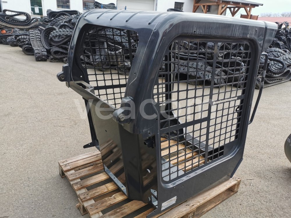 Aukcja internetowa:  KABINA NA BOBCAT