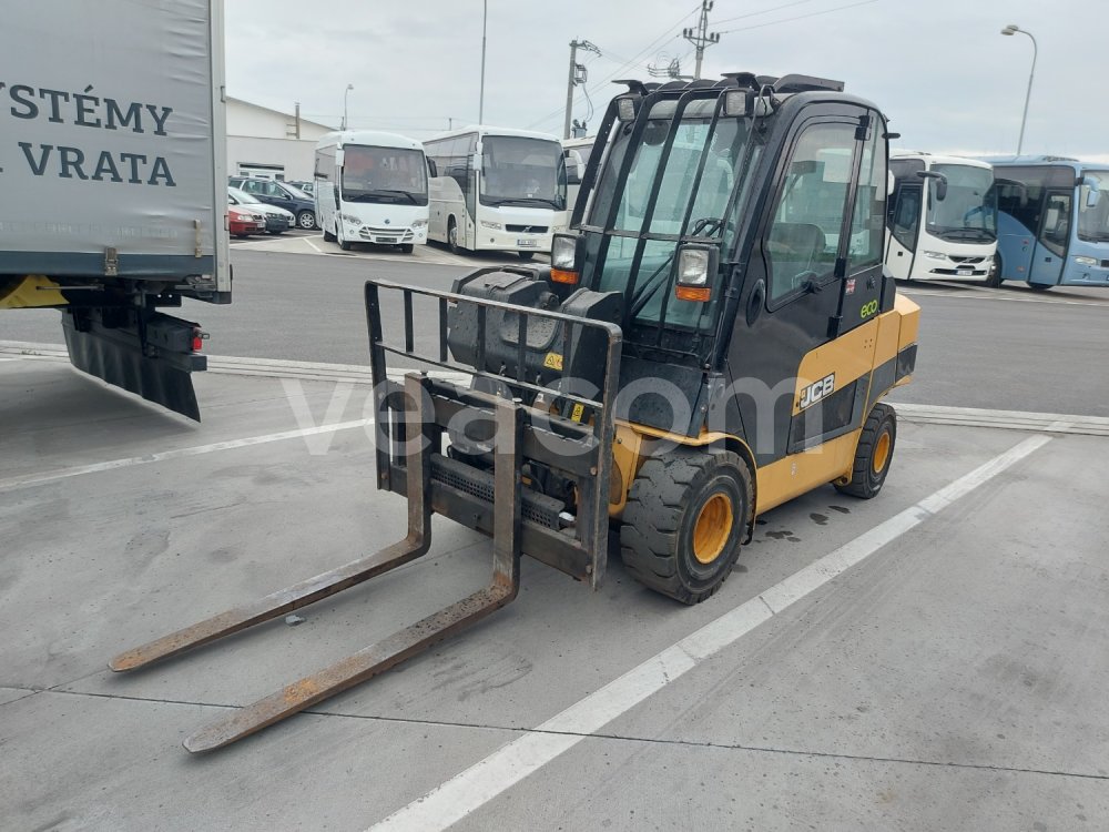 Online aukce: JCB  35 DTCR T4
