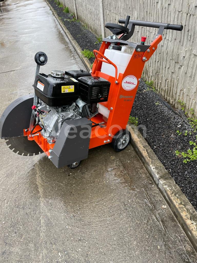 Online aukce:  HUSQVARNA FS400 LV