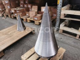Online aukce:   ŠTÍPACÍ KUŽEL PRO ZEMNÍ VRTÁK DIGGA 300X540MM (75MM ČTYŘHRAN)
