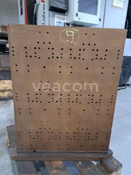 Online aukce:   TŘÍSTRANNÁ OTOČNÁ UPÍNACÍ DESKA NA HORIZONTÁLNÍ OBRÁBĚCÍ STROJ 820 X 620 MM