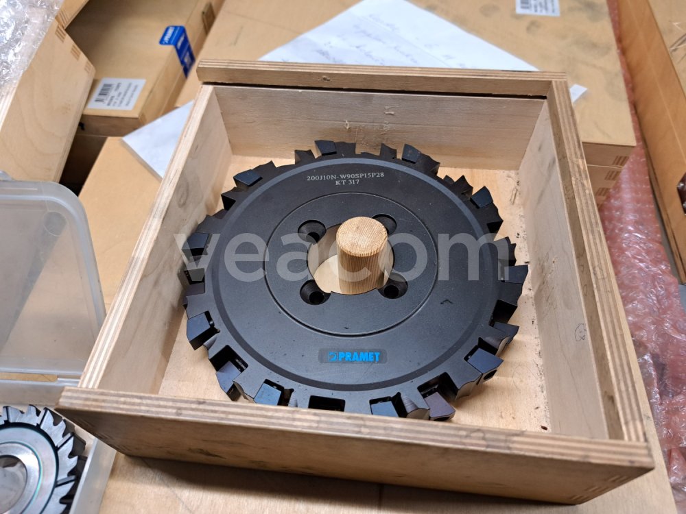 Online aukce:  . FRÉZA KOTOUČOVÁ PRAMET , PRŮMĚR 200, J10N-W90SP15P28