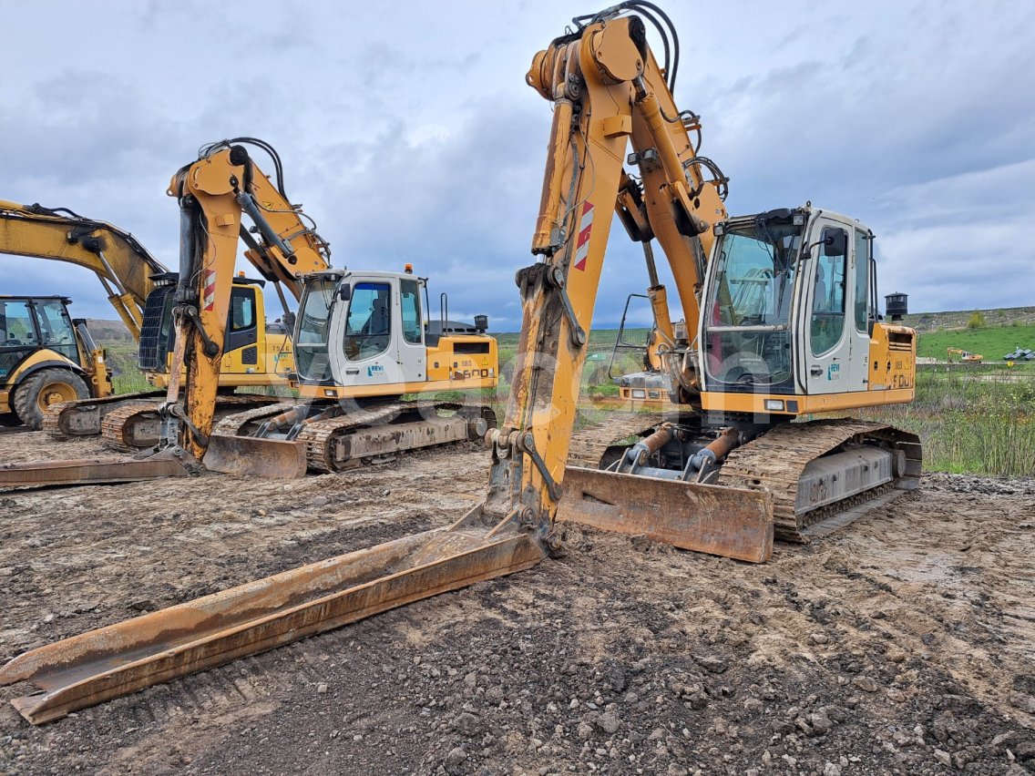 Online auction: LIEBHERR  R900