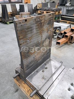 Online aukce:   JEDNOSTRANNÁ UPÍNACÍ DESKA NA HORIZONTÁLNÍ OBRÁBĚCÍ STROJ 830 X 630 MM
