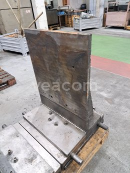 Online aukce:   JEDNOSTRANNÁ UPÍNACÍ DESKA NA HORIZONTÁLNÍ OBRÁBĚCÍ STROJ 830 X 630 MM