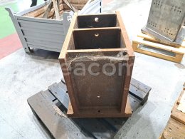 Online aukce:   DVOUSTRANNÁ UPÍNACÍ DESKA NA HORIZONTÁLNÍ OBRÁBĚCÍ STROJ 530 X 600 MM