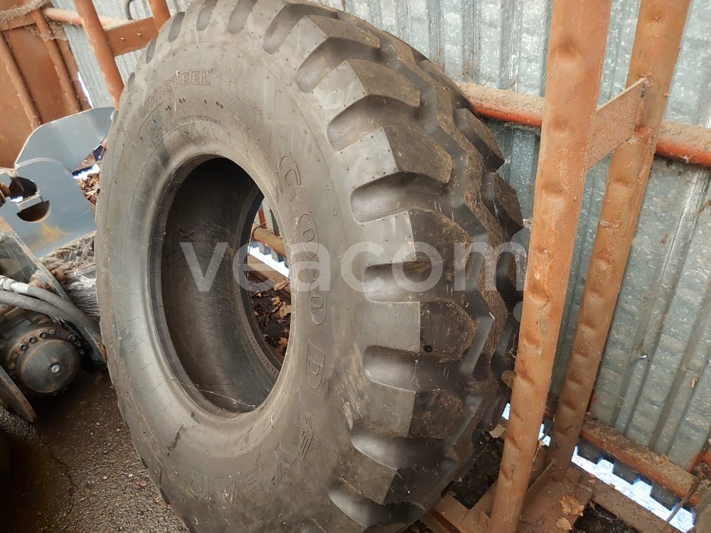 Online aukce:  1KS PNEU GOOD/YEAR UNISTEEL, R: 445/80R25