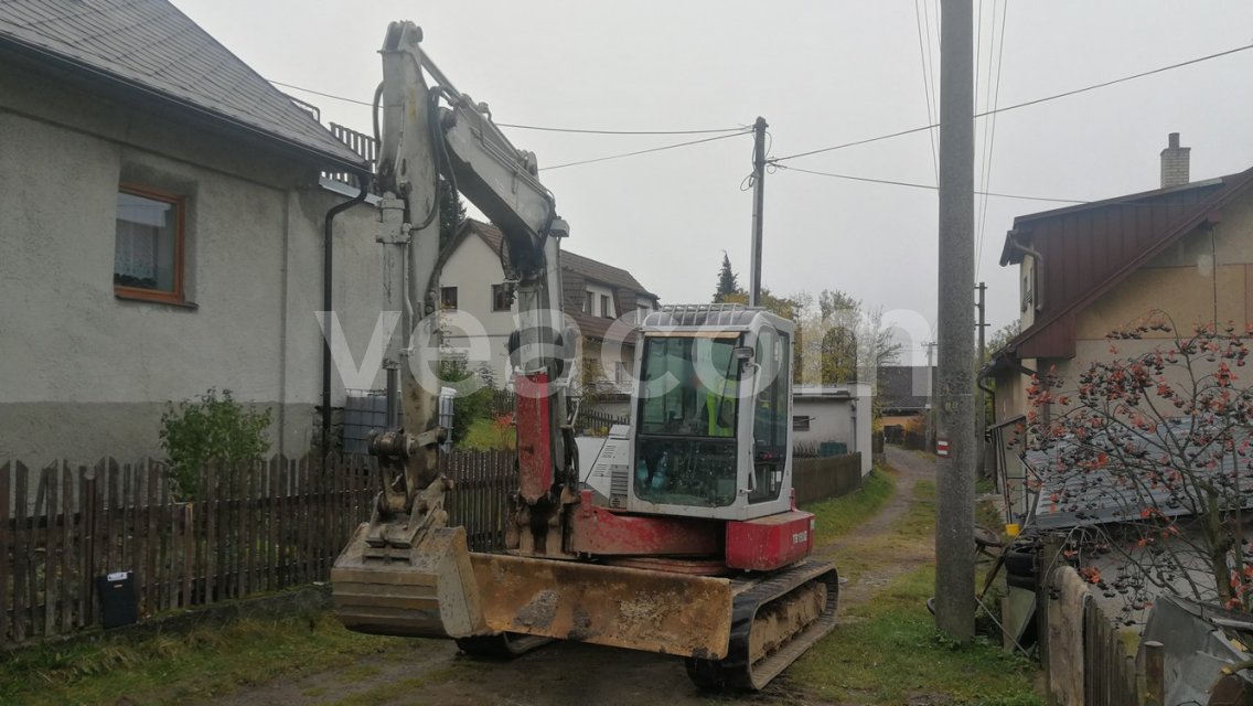 Online auction: TAKEUCHI  TB 180 FR