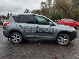 Online auction: TOYOTA  RAV4