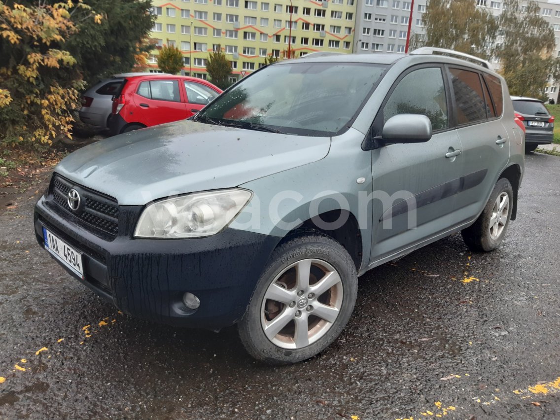 Online auction: TOYOTA  RAV4