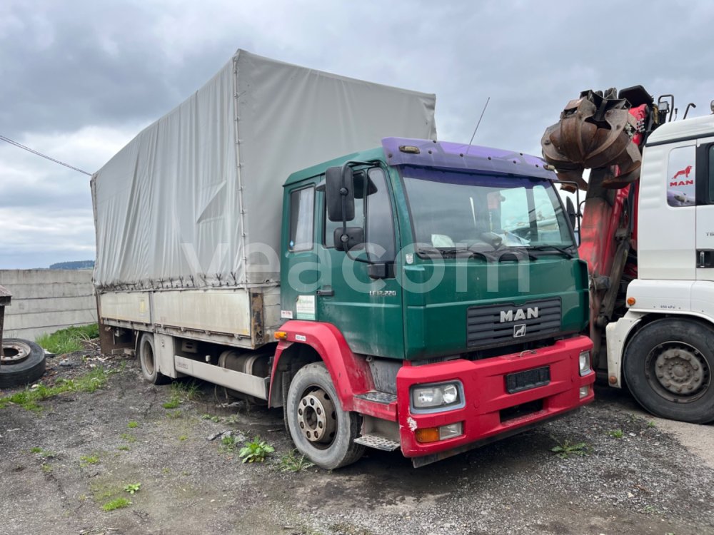 Online aukce: MAN  LE 12.220 4X2 BL