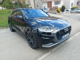 Online aukce: AUDI  Q8