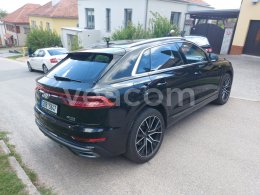 Online aukce: AUDI  Q8