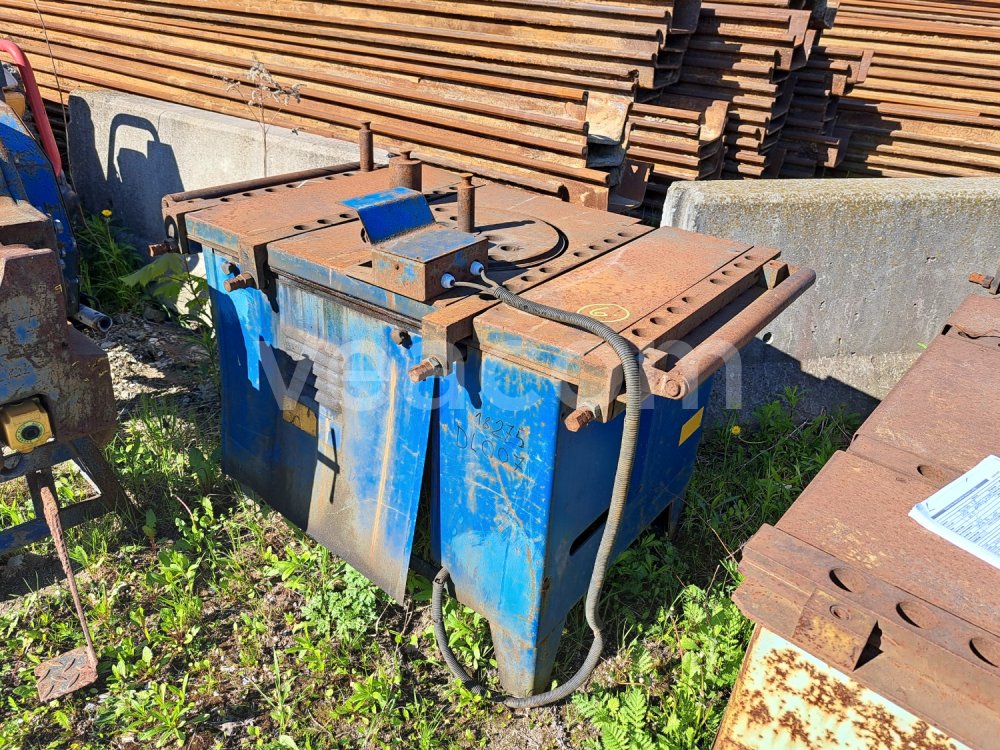 Online auction:  FAMAZ G3-40S