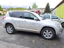 Online aukce:   TOYOTA RAV4