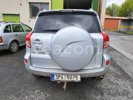 Online aukce:   TOYOTA RAV4