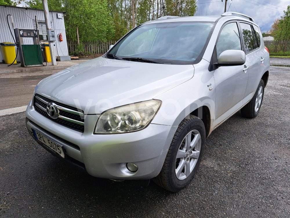 Online aukce:  TOYOTA RAV4