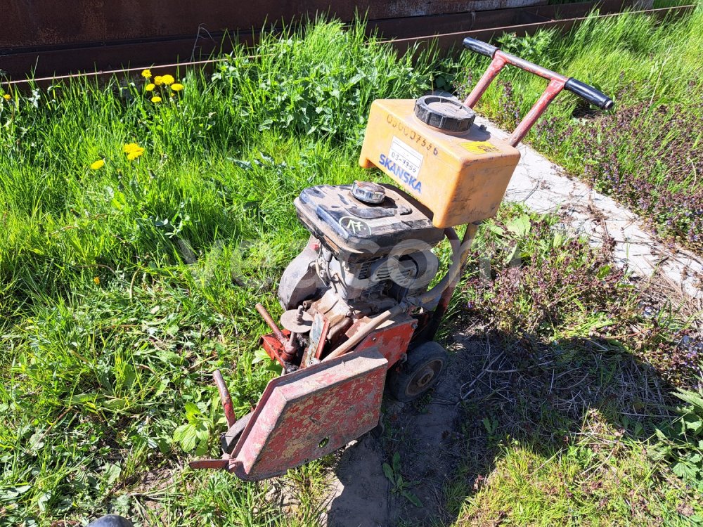 Online auction:  WEBER SM-57
