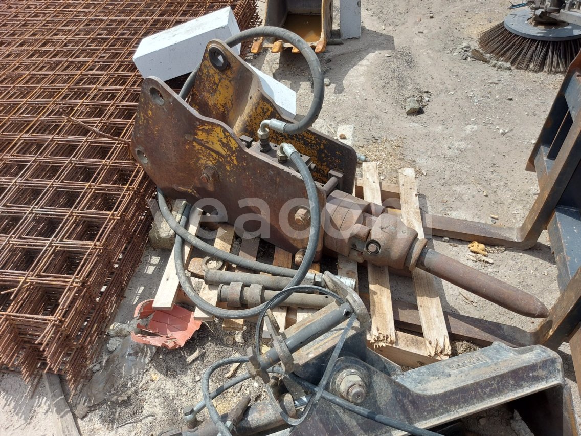 Online aukce:   HYDRAULICKÉ KLADIVO