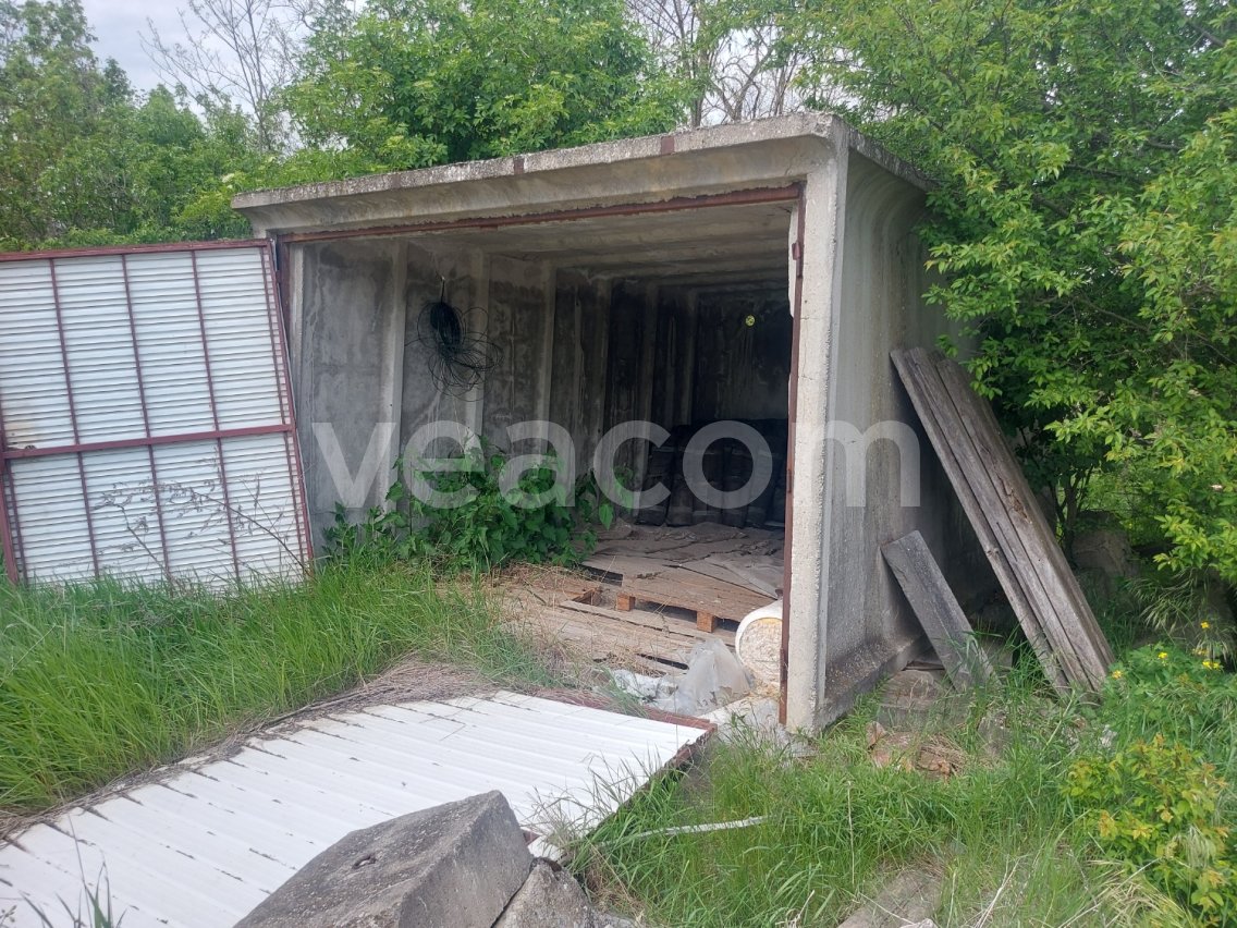 Online aukce:   BETONOVÁ GARÁŽ