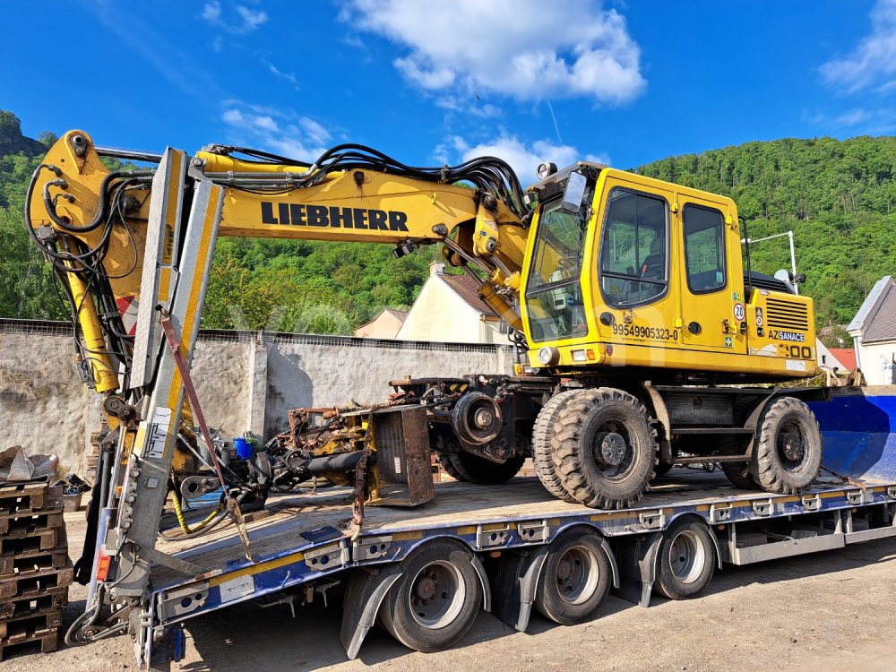 Online aukce: LIEBHERR  A900 LICTRONIC