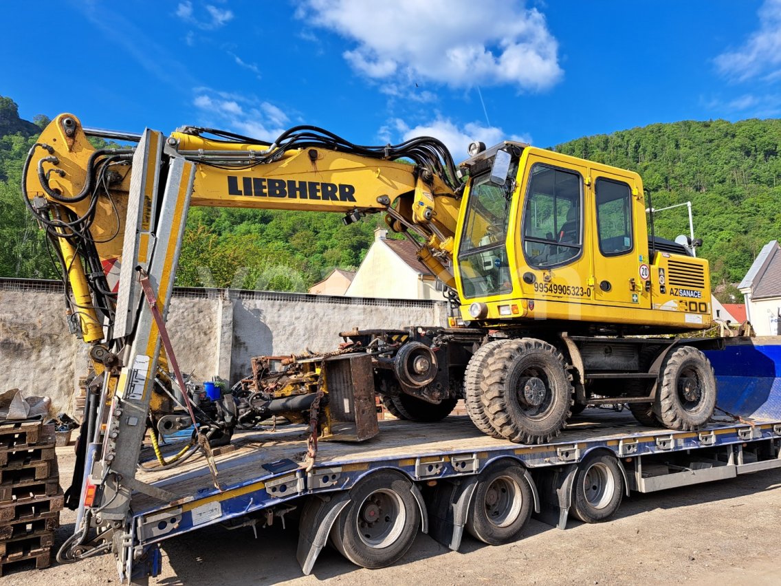 Online aukce: LIEBHERR  A900 LICTRONIC