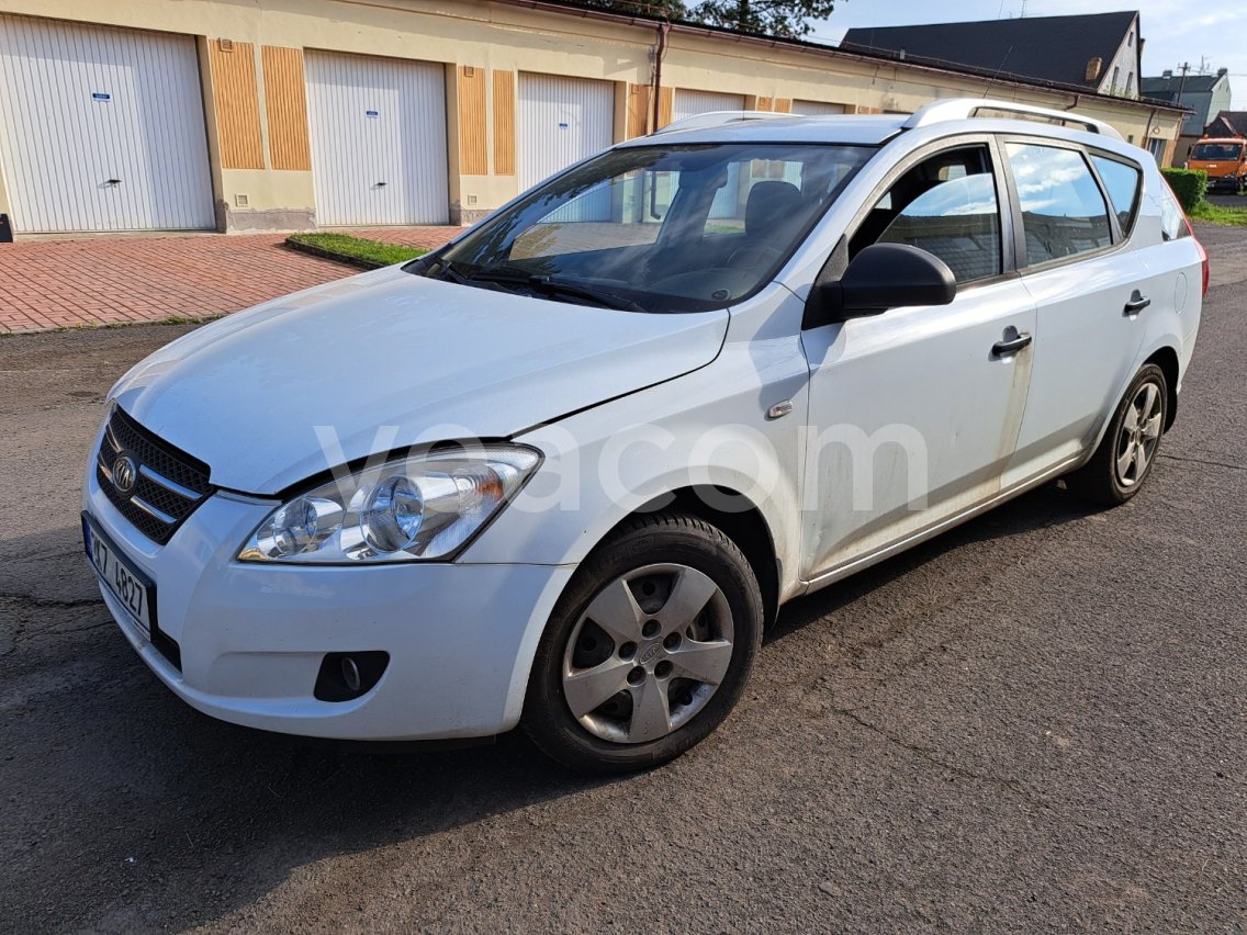 Online aukce: KIA  CEED SW KOMBI
