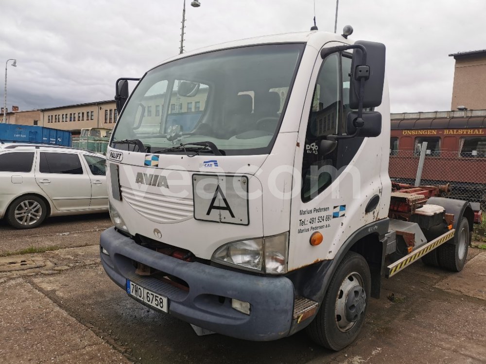 Online aukce: AVIA  D90-N