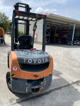 Online aukce: TOYOTA  F35