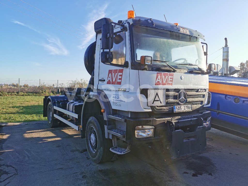 Aukcja internetowa: MERCEDES-BENZ  1833 A 4x4