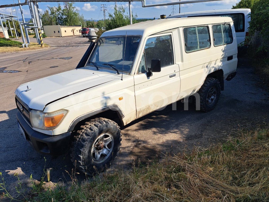 Aukcja internetowa: TOYOTA  LAND CRUISER LC 78 4X4
