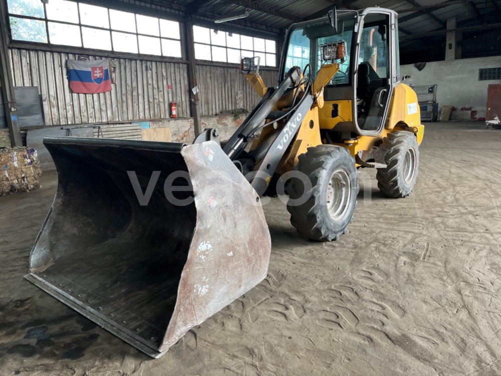 Online aukce: VOLVO  L25B