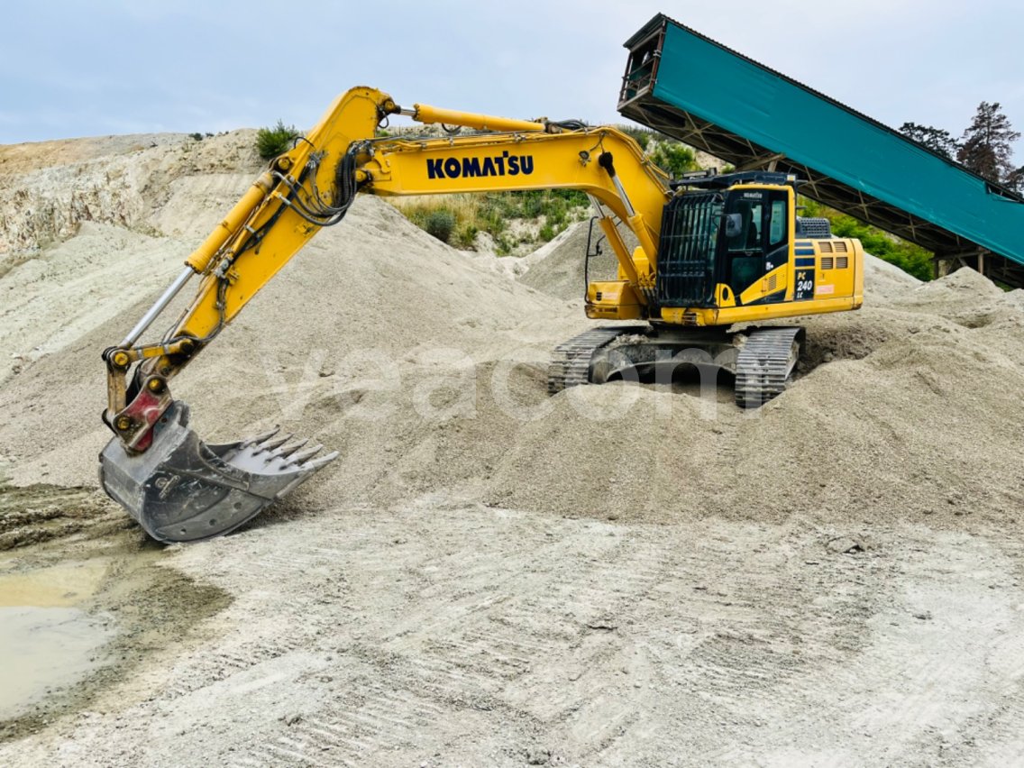 Online aukce: KOMATSU  PC240LC