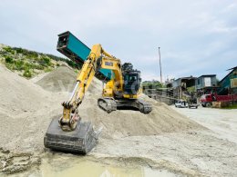 Online aukce: KOMATSU  PC240LC