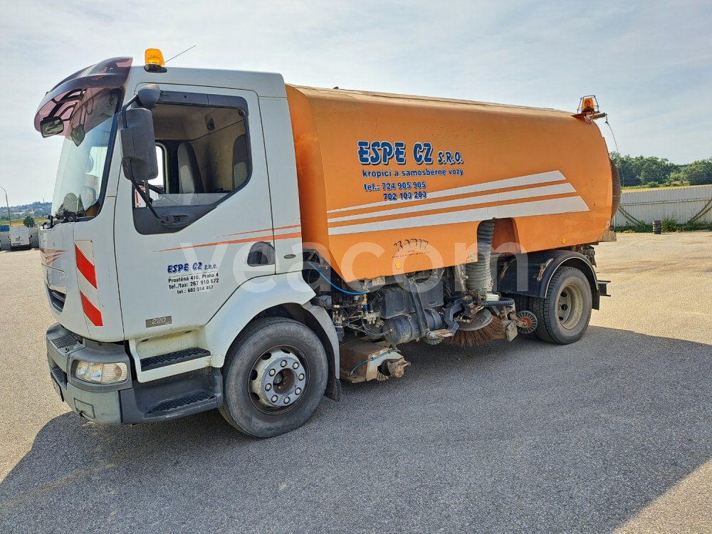 Online auction: RENAULT  MIDLUM 220