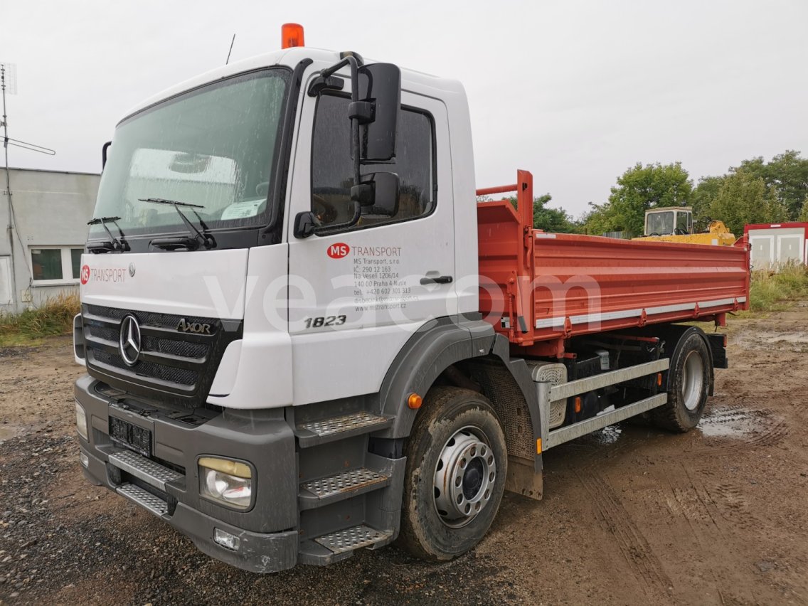 Online aukce: MB  AXOR 1823