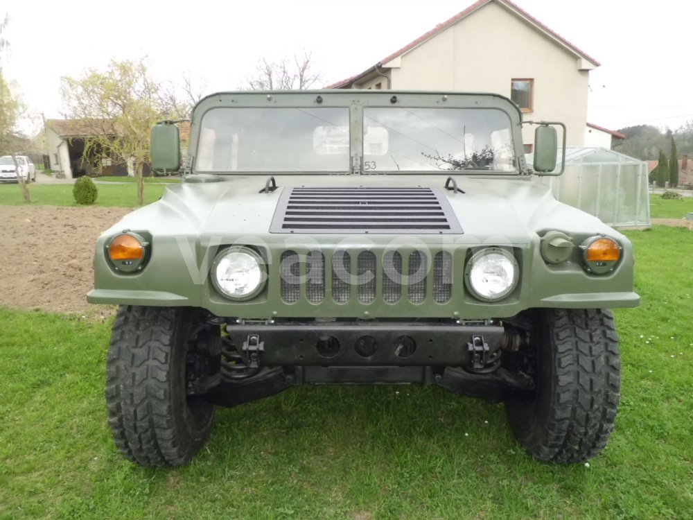 Online aukce:  HUMMER HMMWV M998