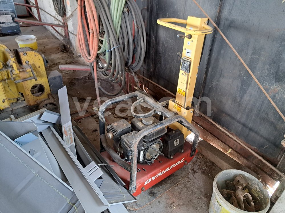 Online auction: DYNAPAC  LG 200