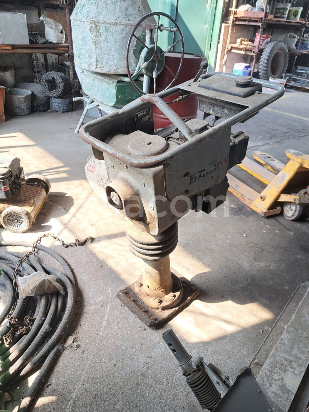Online auction:  DELKO AX 64