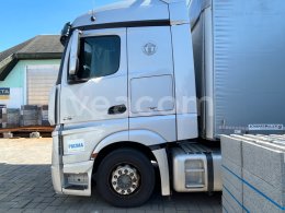 Online árverés: MB  ACTROS 1842 + SCHWARZMULLER J