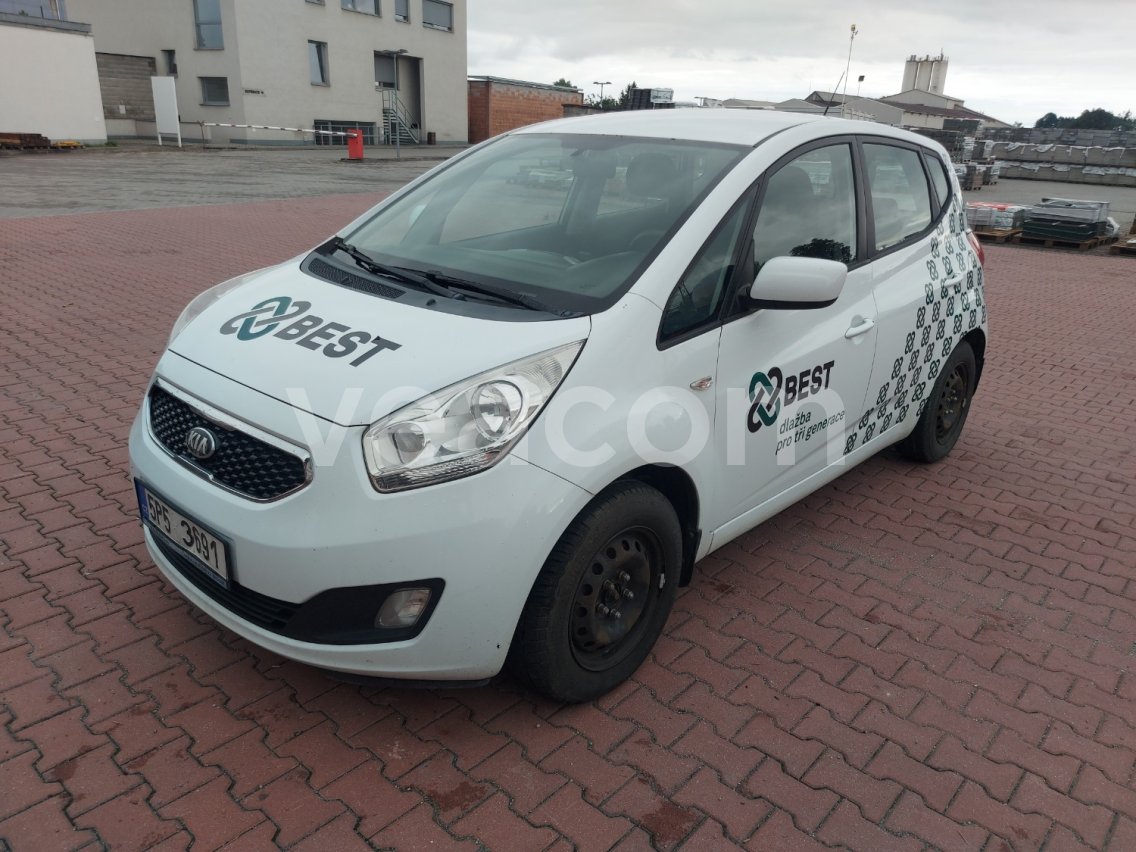 Online aukce: KIA  VENGA