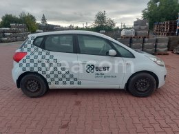 Online aukce: KIA  VENGA