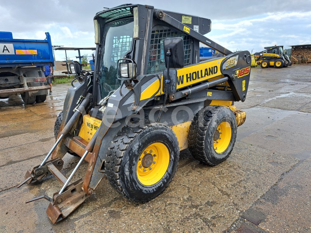 Online aukce: NEW HOLLAND  L 185