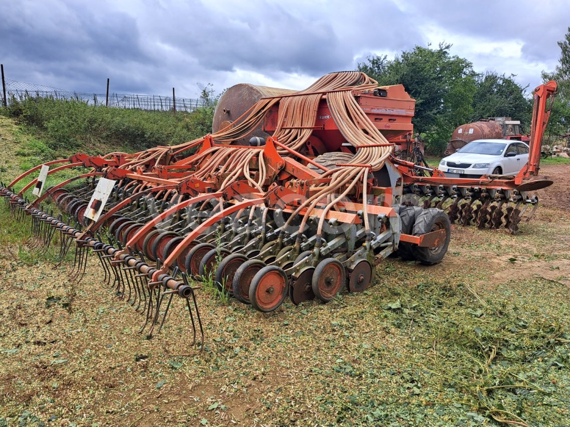 Online aukce:   KUHN FL 6000 MD
